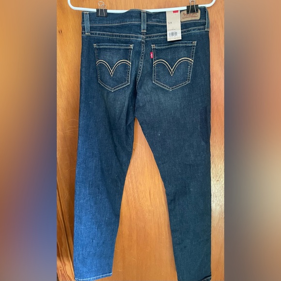 Levi’s 528 curvy skinny jean. New with tags - Picture 2 of 5